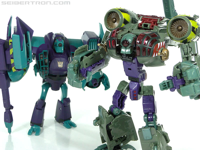 Transformers Reveal The Shield Lugnut (Image #99 of 107)