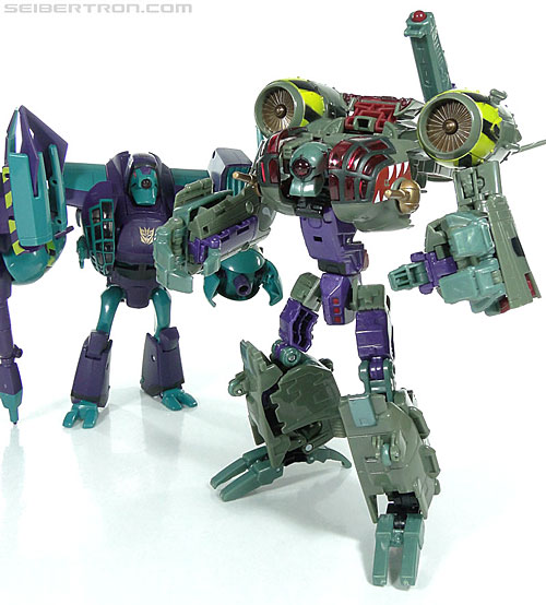 Transformers Reveal The Shield Lugnut (Image #101 of 107)