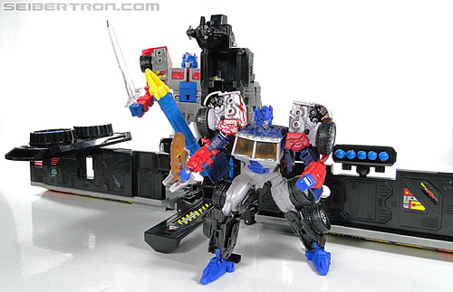 Transformers Reveal The Shield Optimus Prime (G2) (Image #126 of 137)