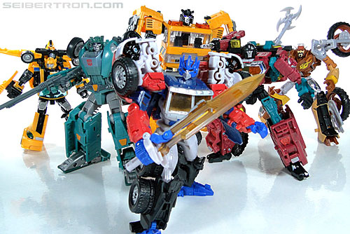 Transformers Reveal The Shield Solar Storm Grappel (Grapple) (Image #137 of 149)