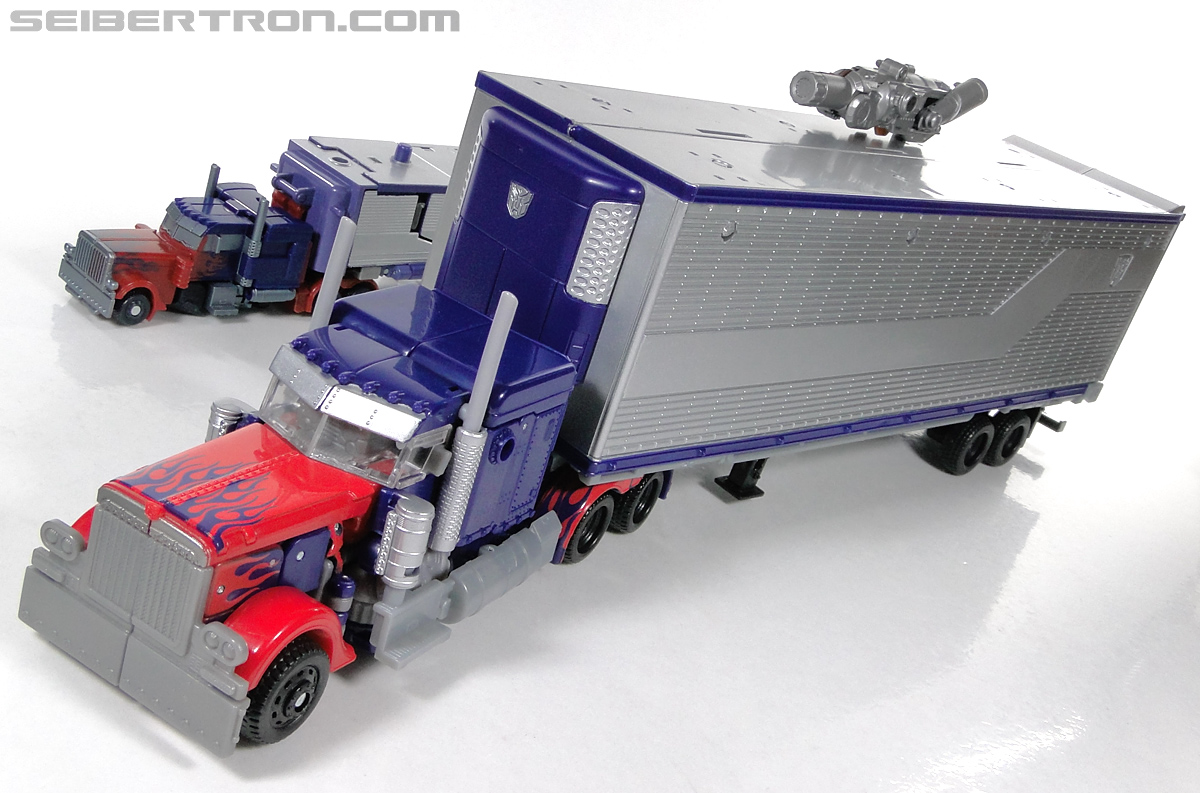 Transformers Dark of the Moon Optimus Prime with Mechtech Trailer (Image #100 of 248)