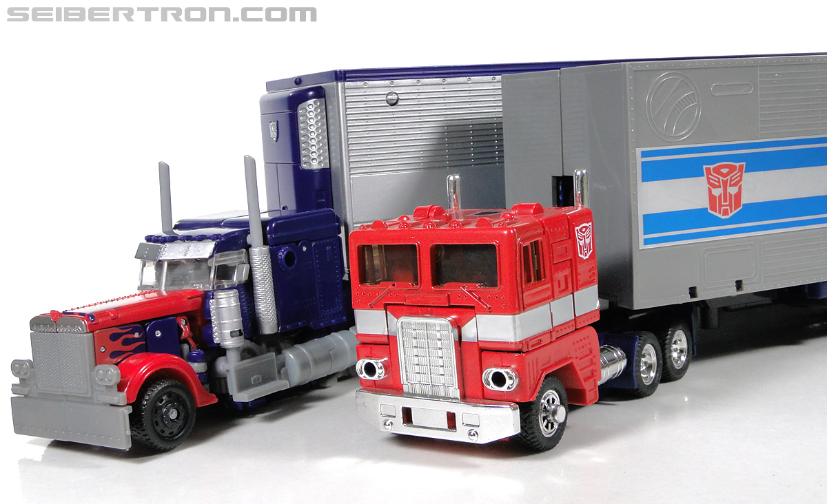 Transformers Dark of the Moon Optimus Prime with Mechtech Trailer (Image #118 of 248)