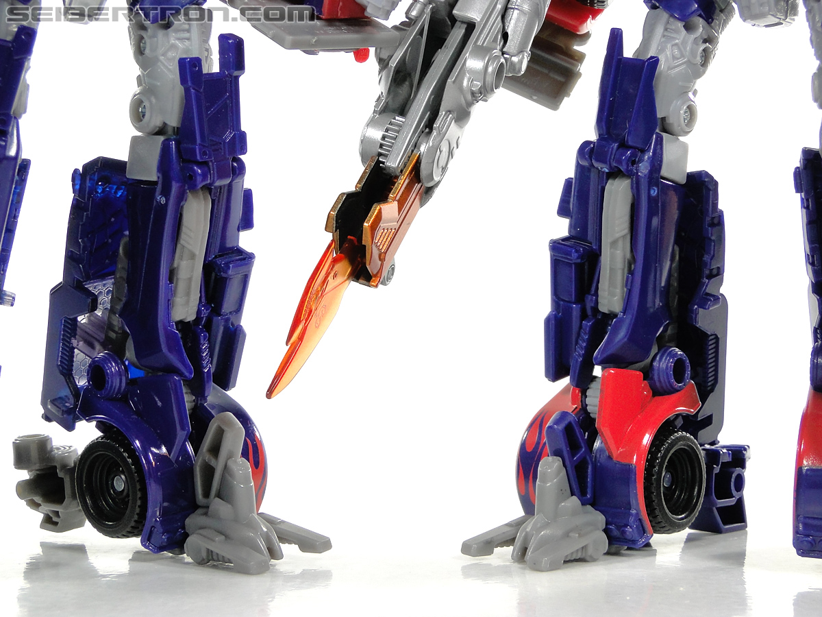 Transformers Dark of the Moon Optimus Prime with Mechtech Trailer (Image #203 of 248)