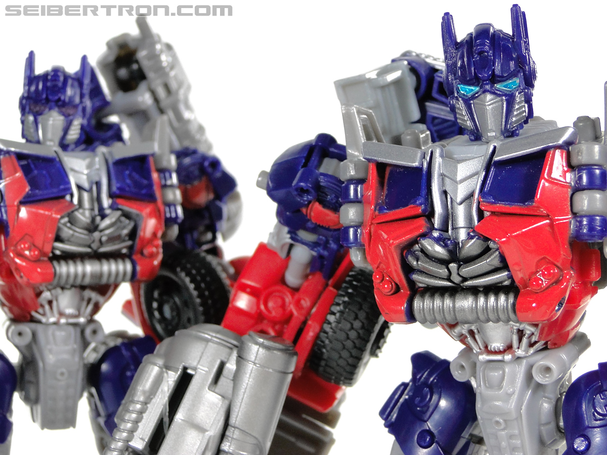 Transformers Dark of the Moon Optimus Prime with Mechtech Trailer (Image #205 of 248)