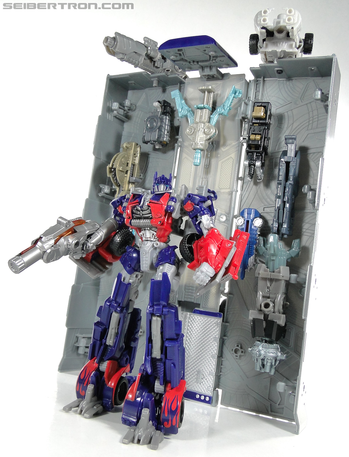 Transformers Dark of the Moon Optimus Prime with Mechtech Trailer (Image #240 of 248)