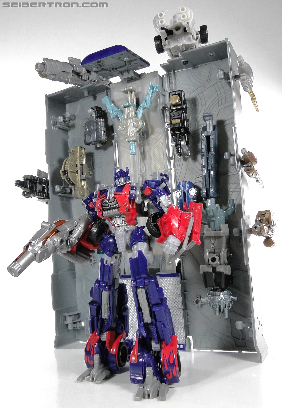 Transformers Dark of the Moon Optimus Prime with Mechtech Trailer (Image #241 of 248)
