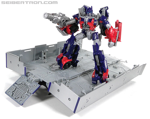 Transformers Dark of the Moon Optimus Prime with Mechtech Trailer (Image #232 of 248)