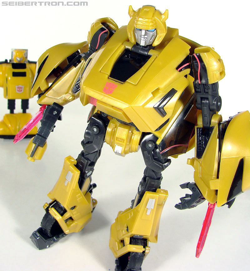 Transformers War For Cybertron Cybertronian Bumblebee (Image #139 of 145)
