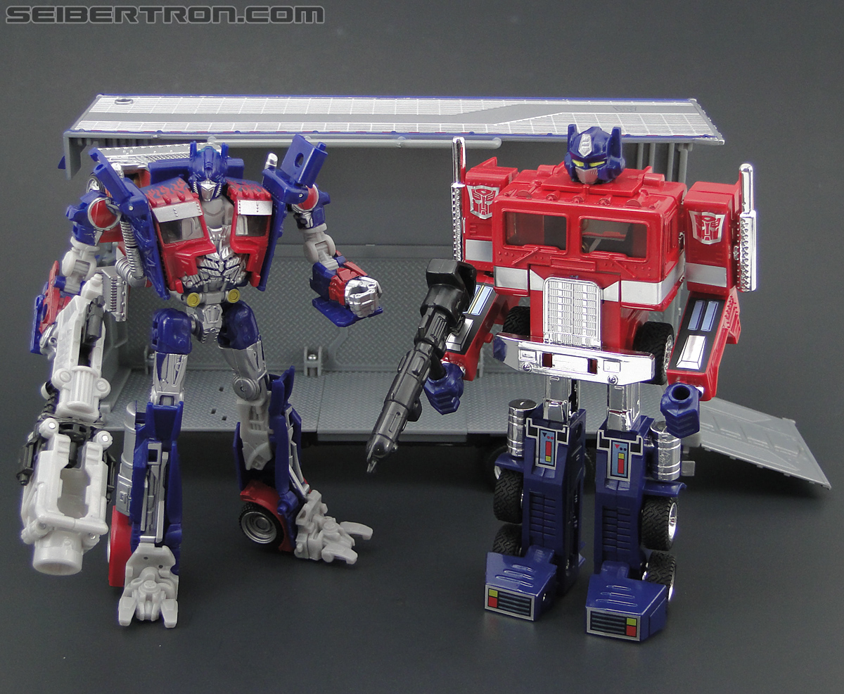 Transformers Chronicles Optimus Prime (G1) (Reissue) (Image #183 of 196)