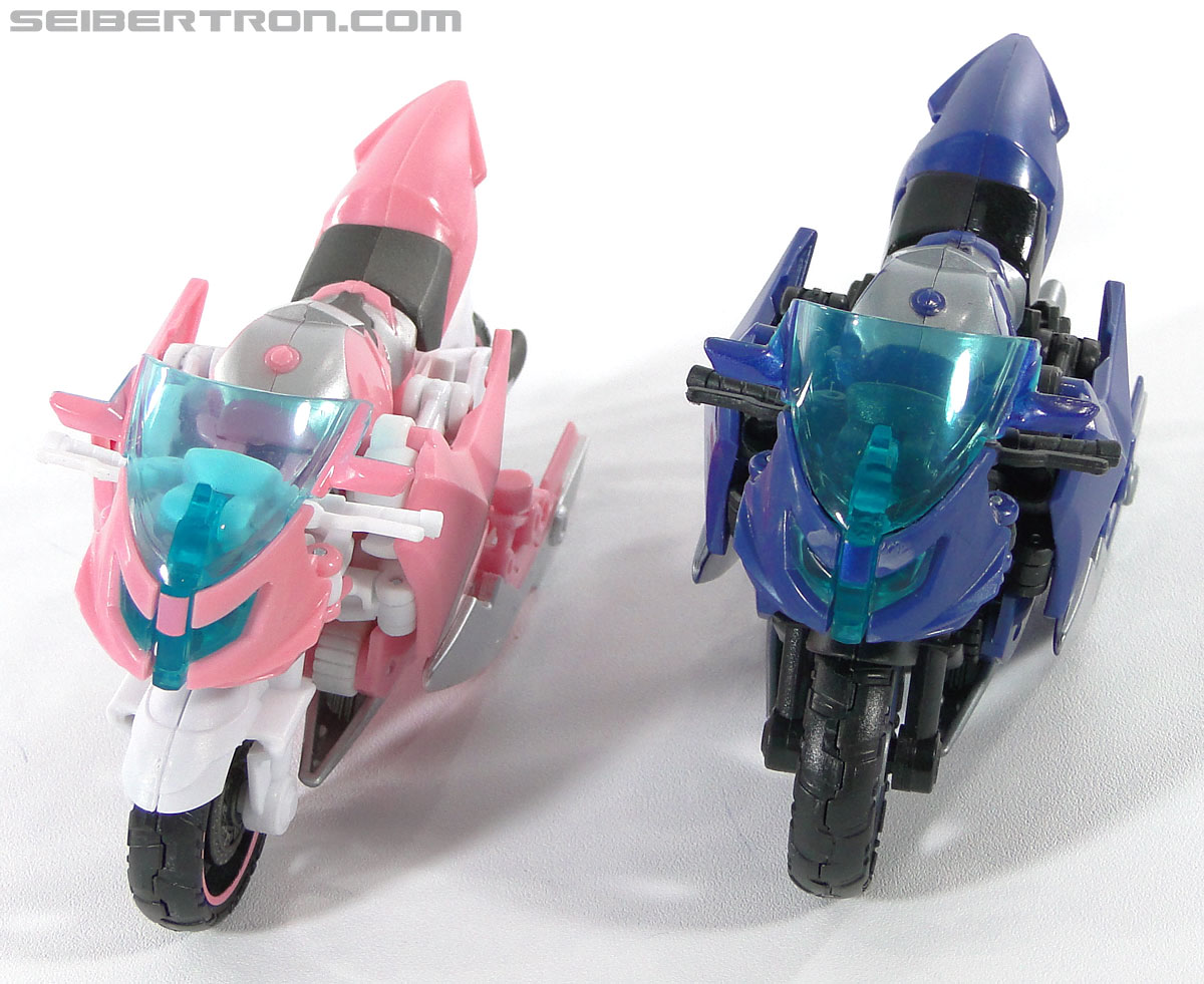 Transformers Prime: First Edition Arcee (Image #41 of 129)