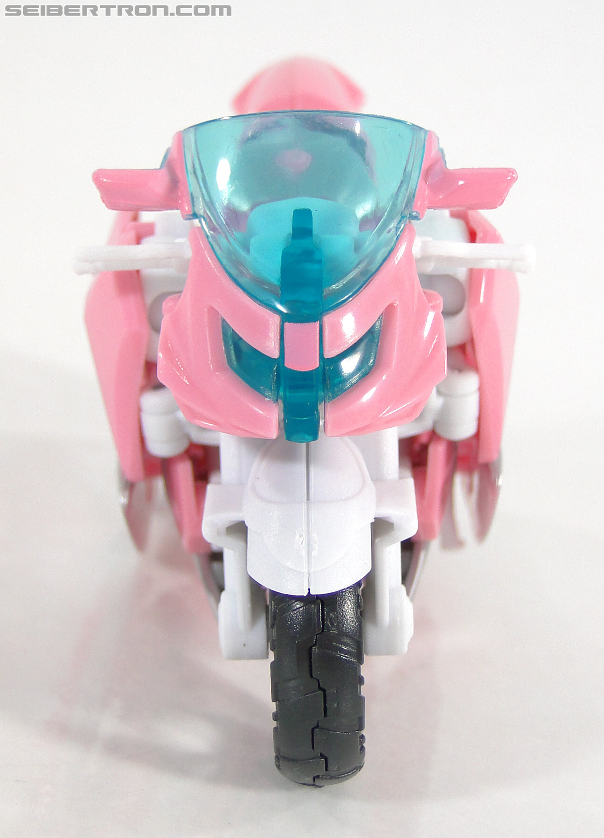Transformers Prime: First Edition Arcee (NYCC) (Image #1 of 127)