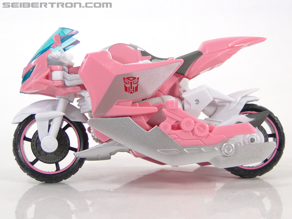 Transformers Prime: First Edition Arcee (NYCC) (Image #9 of 127)