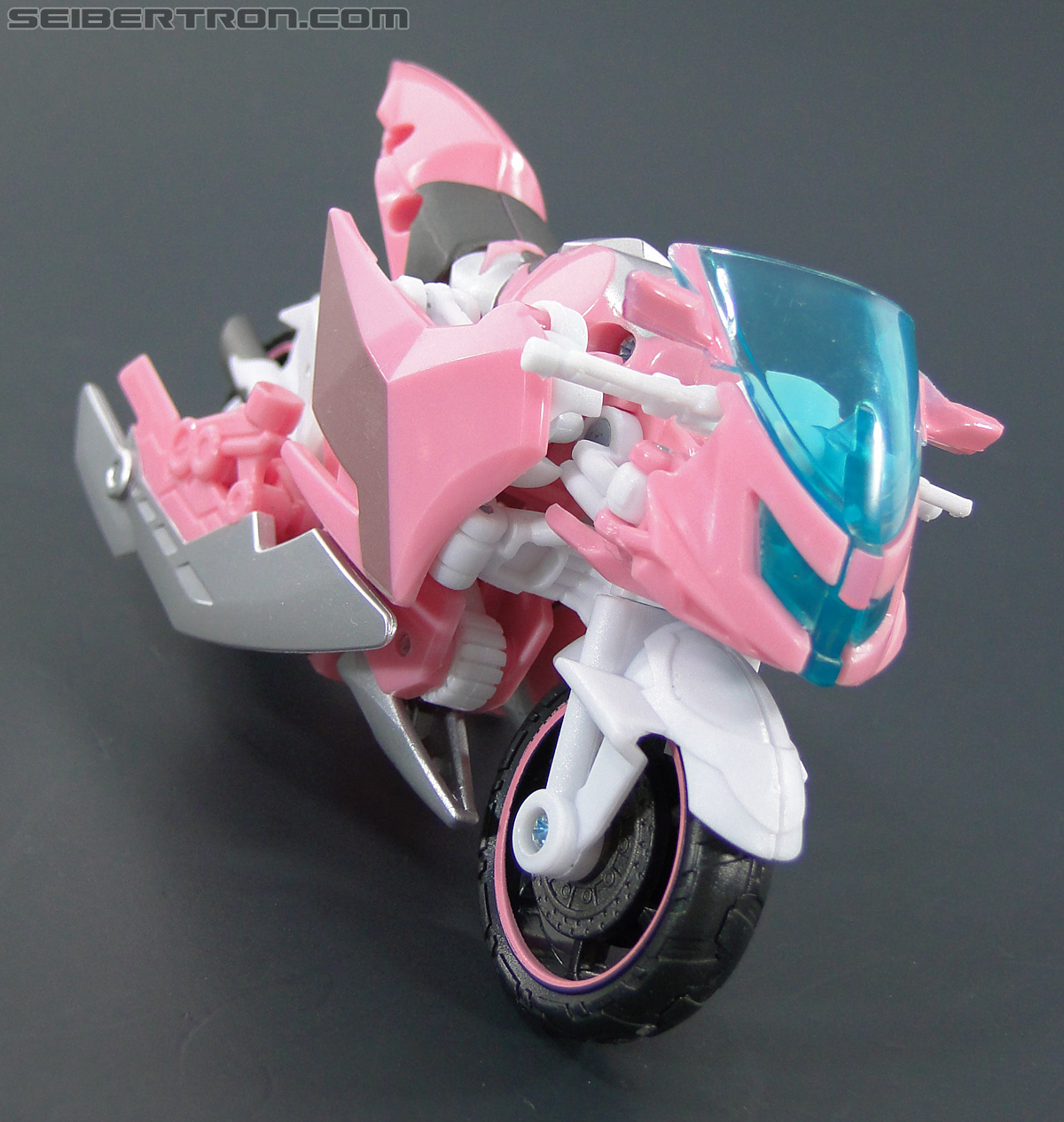 Transformers Prime: First Edition Arcee (NYCC) (Image #23 of 127)