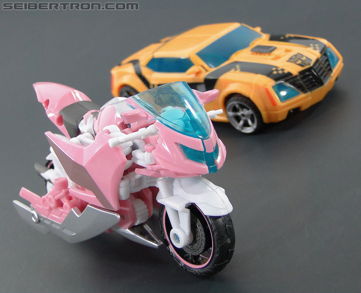 Transformers Prime: First Edition Arcee (NYCC) (Image #32 of 127)