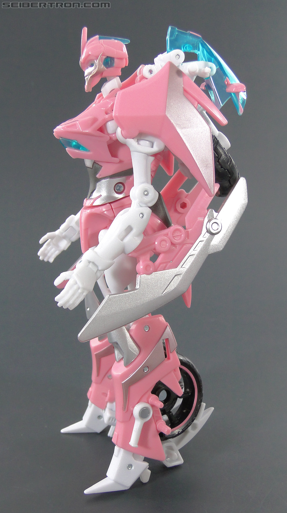 Transformers Prime: First Edition Arcee (NYCC) (Image #66 of 127)