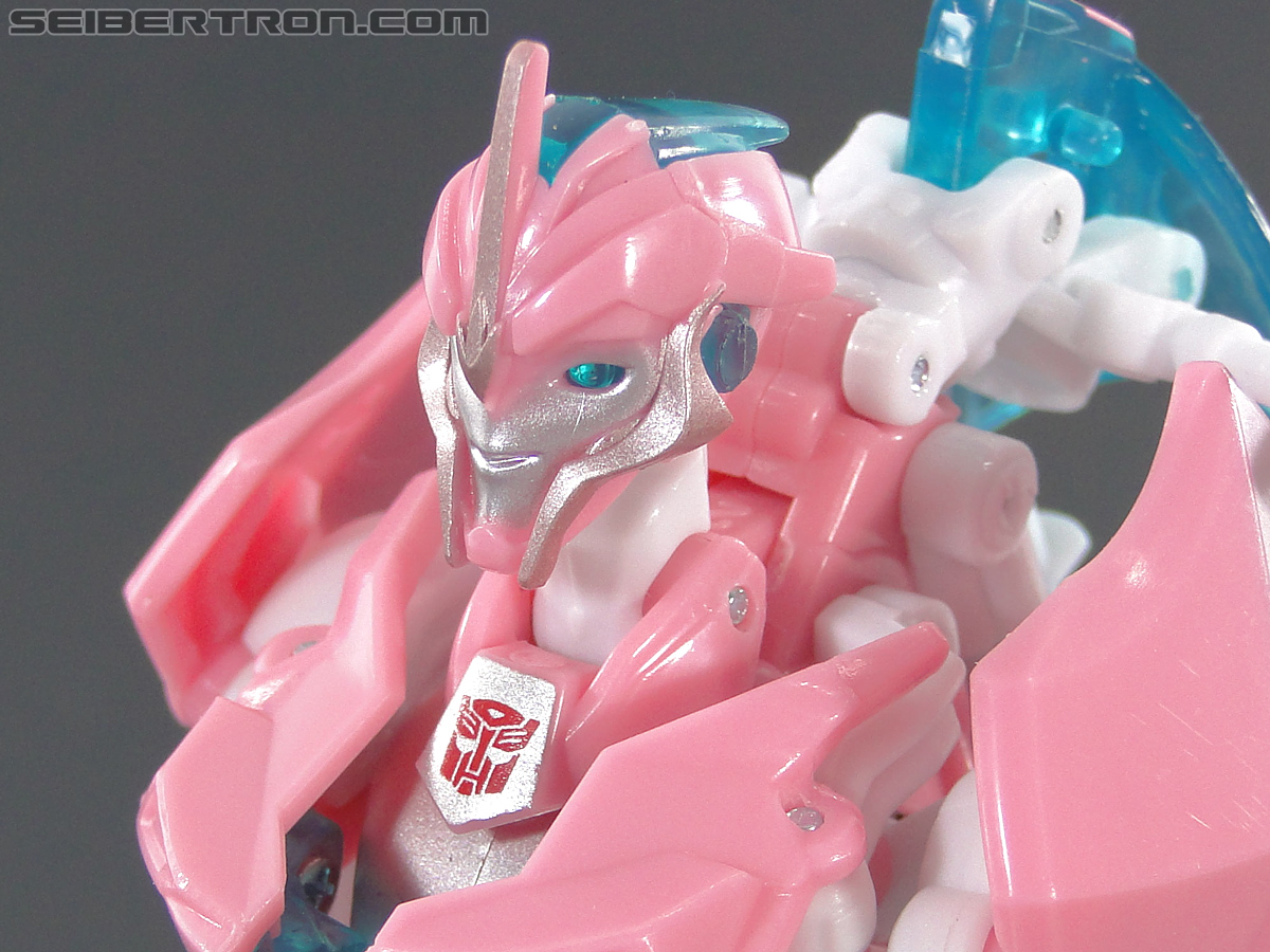 Transformers Prime: First Edition Arcee (NYCC) (Image #70 of 127)