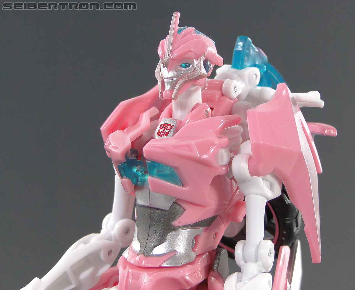 Transformers Prime: First Edition Arcee (NYCC) (Image #71 of 127)
