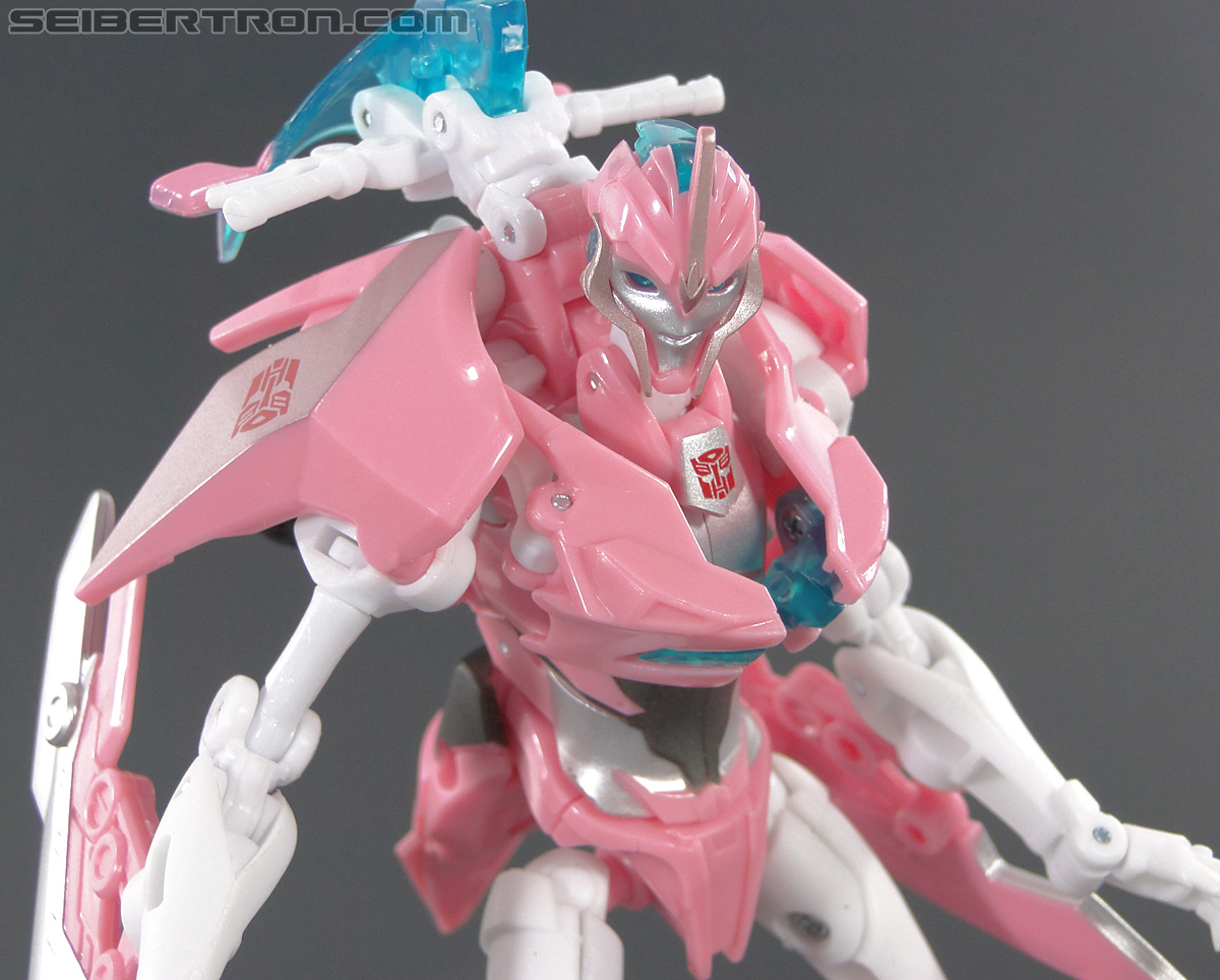 Transformers Prime: First Edition Arcee (NYCC) (Image #75 of 127)