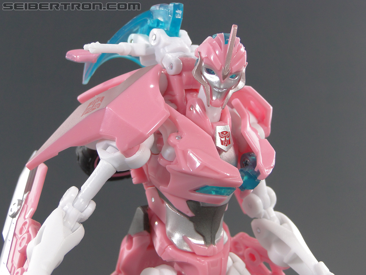 Transformers Prime: First Edition Arcee (NYCC) (Image #77 of 127)