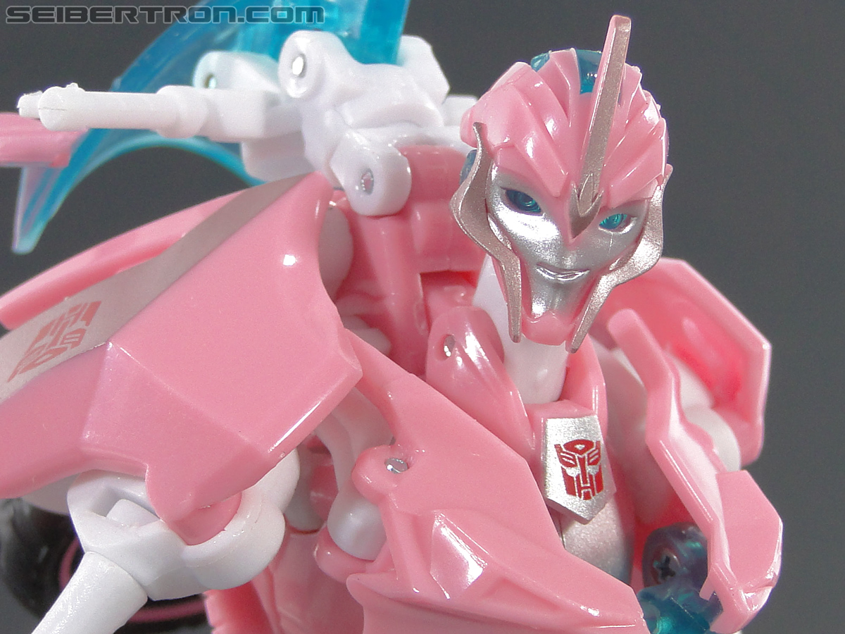 Transformers Prime: First Edition Arcee (NYCC) (Image #78 of 127)