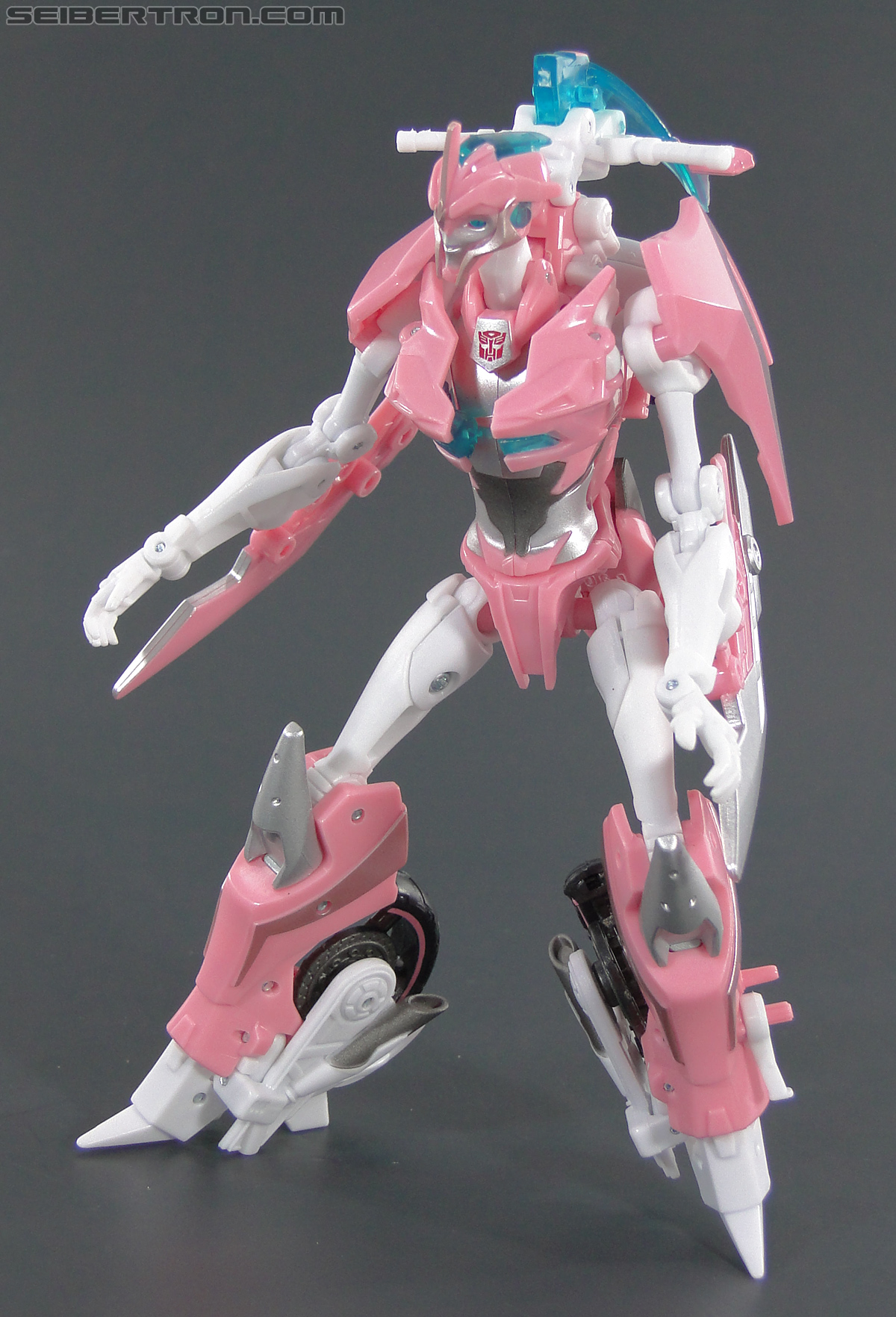Transformers Prime: First Edition Arcee (NYCC) (Image #80 of 127)