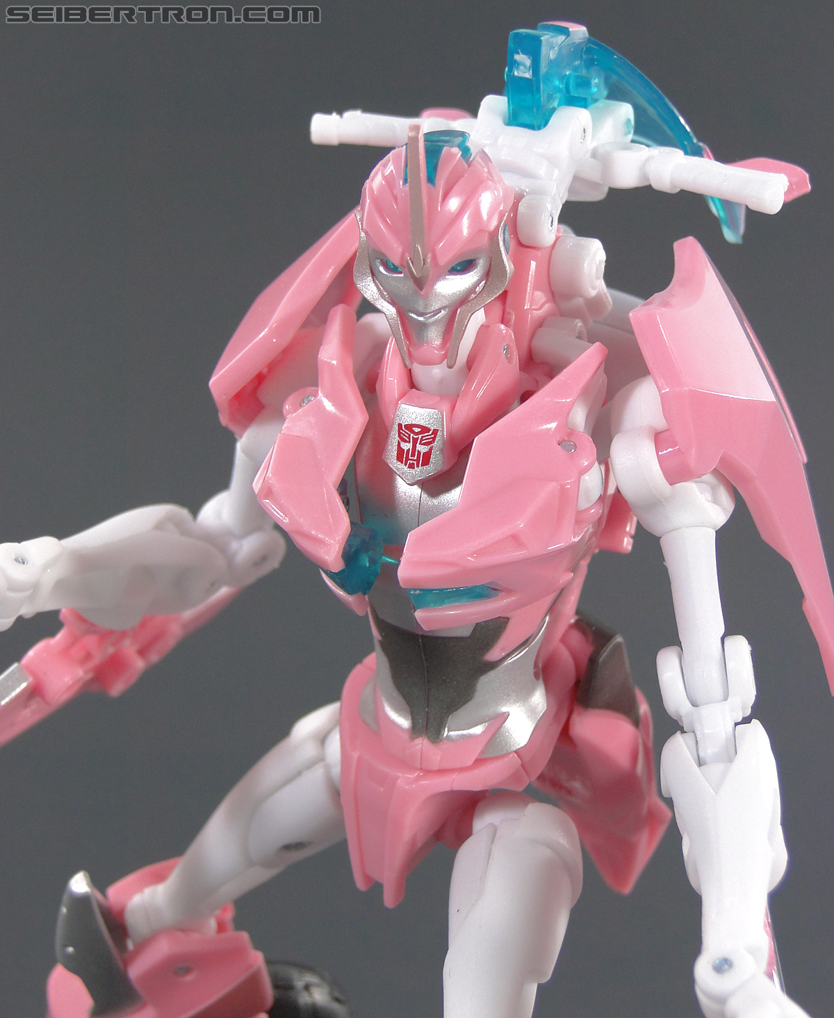 Transformers Prime: First Edition Arcee (NYCC) (Image #82 of 127)
