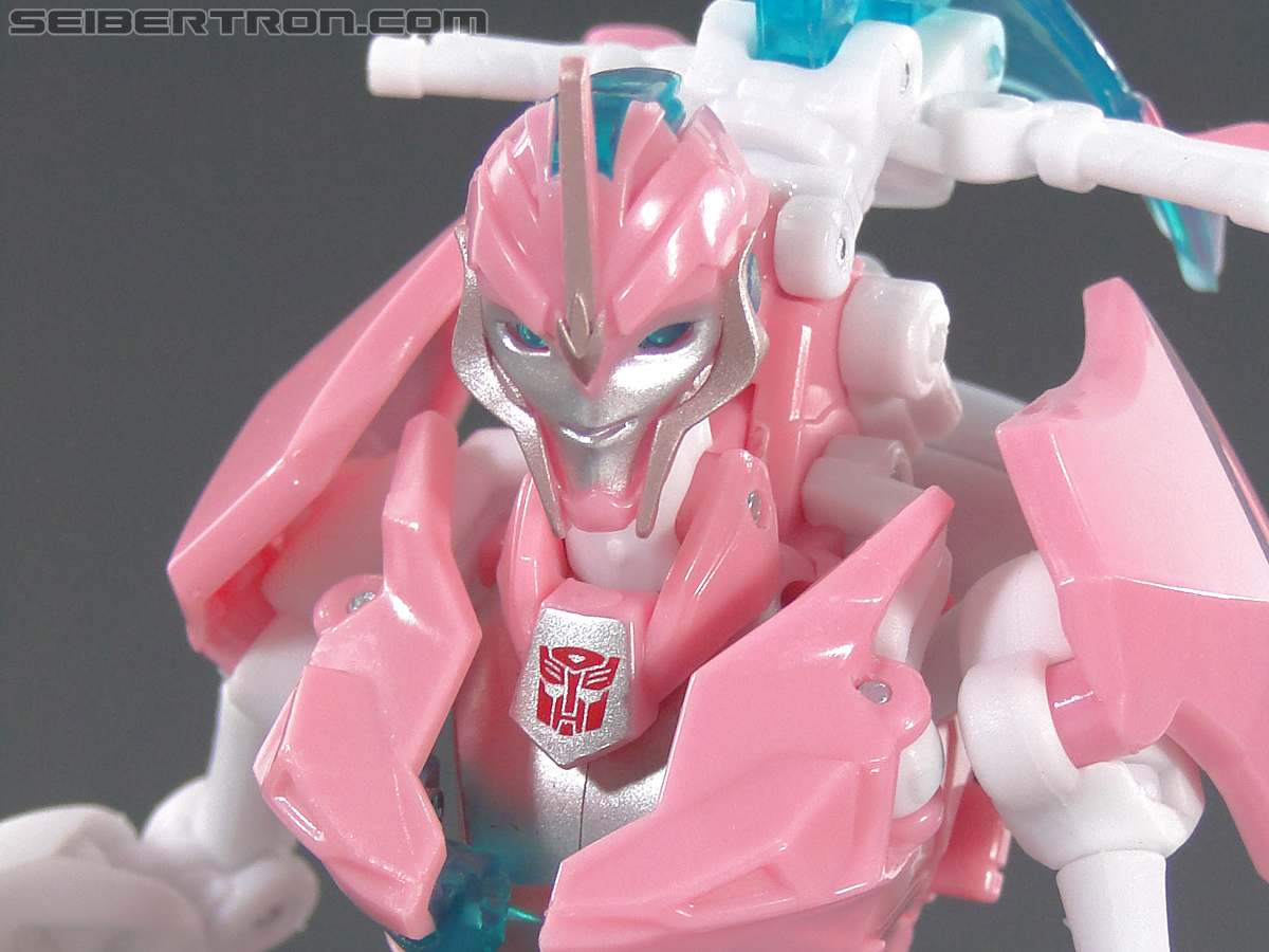 Transformers Prime: First Edition Arcee (NYCC) (Image #83 of 127)