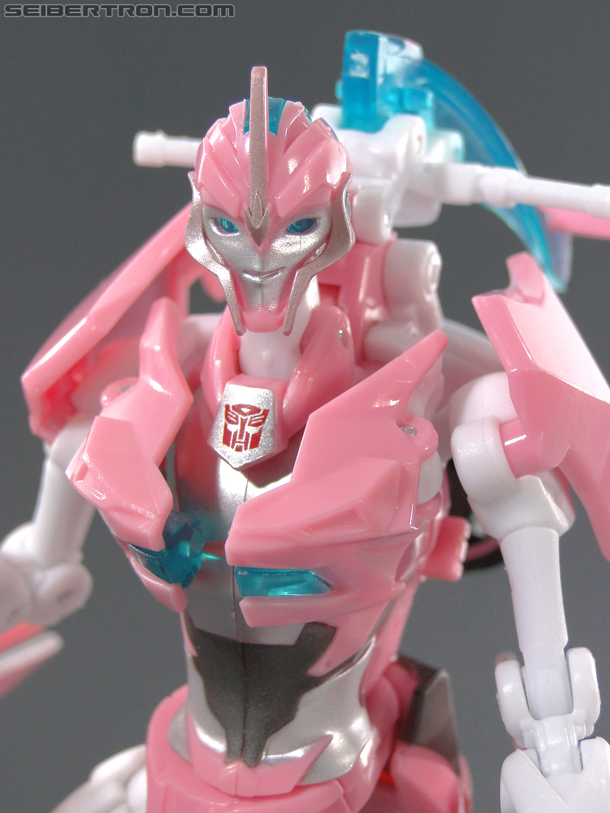 Transformers Prime: First Edition Arcee (NYCC) (Image #84 of 127)