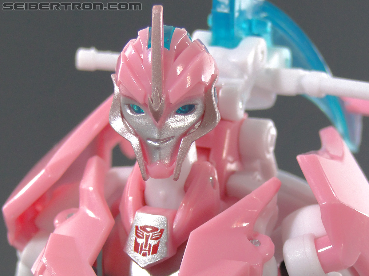 Transformers Prime: First Edition Arcee (NYCC) (Image #85 of 127)