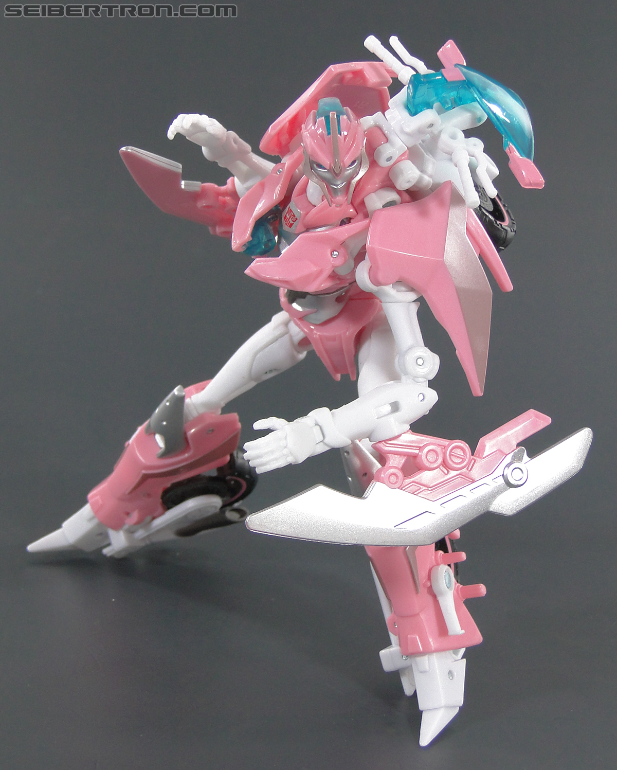 Transformers Prime: First Edition Arcee (NYCC) (Image #86 of 127)