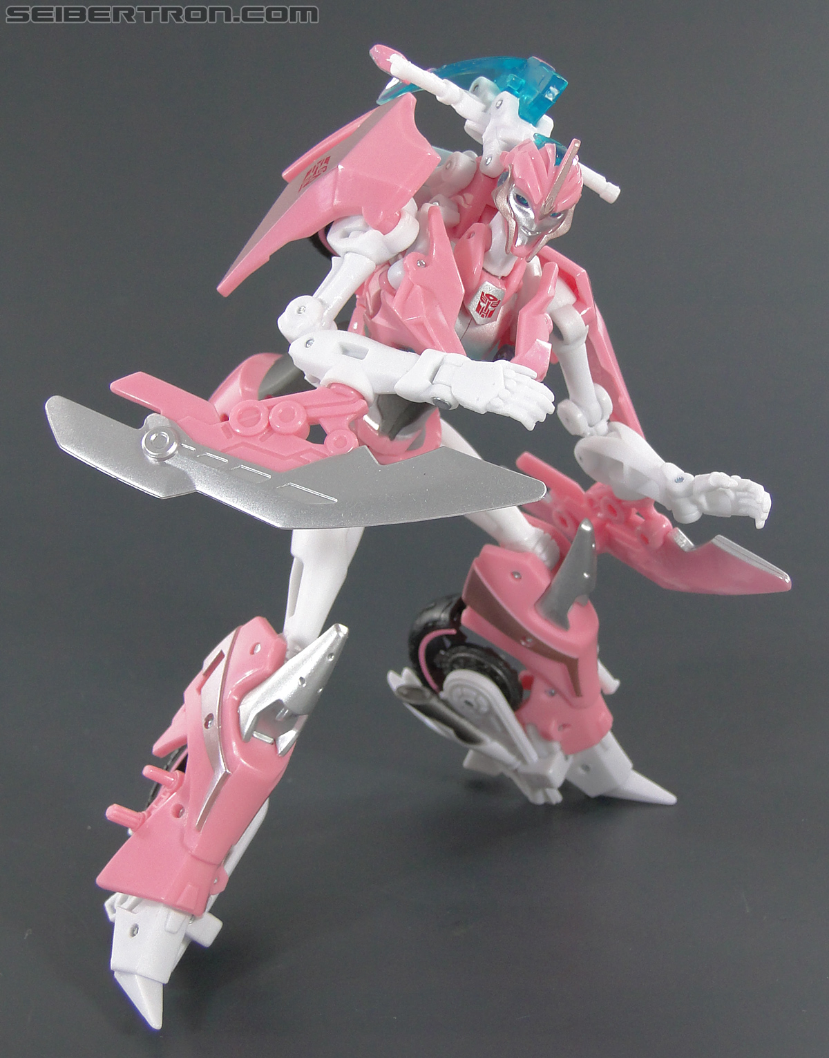 Transformers Prime: First Edition Arcee (NYCC) (Image #88 of 127)