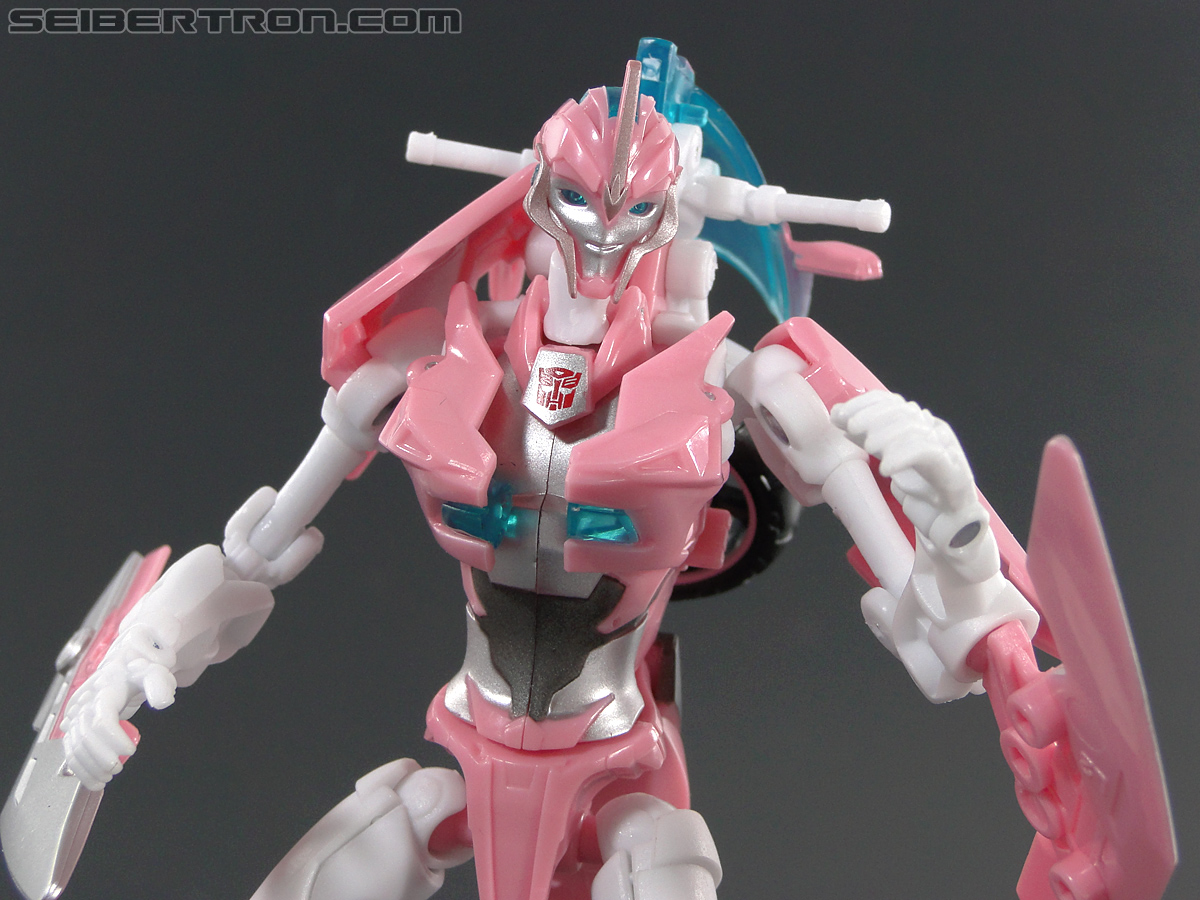 Transformers Prime: First Edition Arcee (NYCC) (Image #96 of 127)