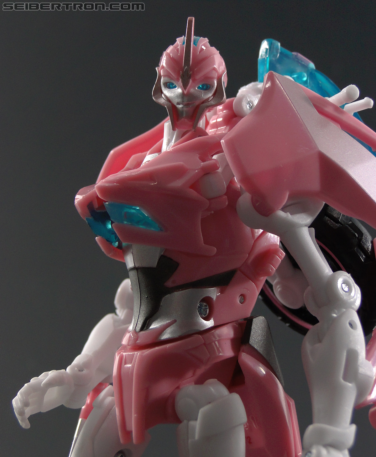 Transformers Prime: First Edition Arcee (NYCC) (Image #103 of 127)