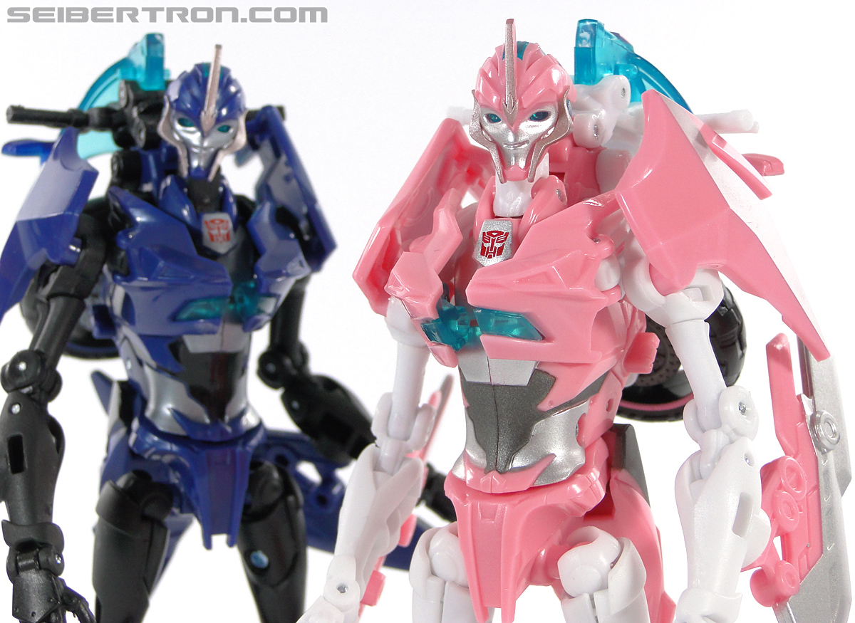 Transformers Prime: First Edition Arcee (NYCC) (Image #120 of 127)