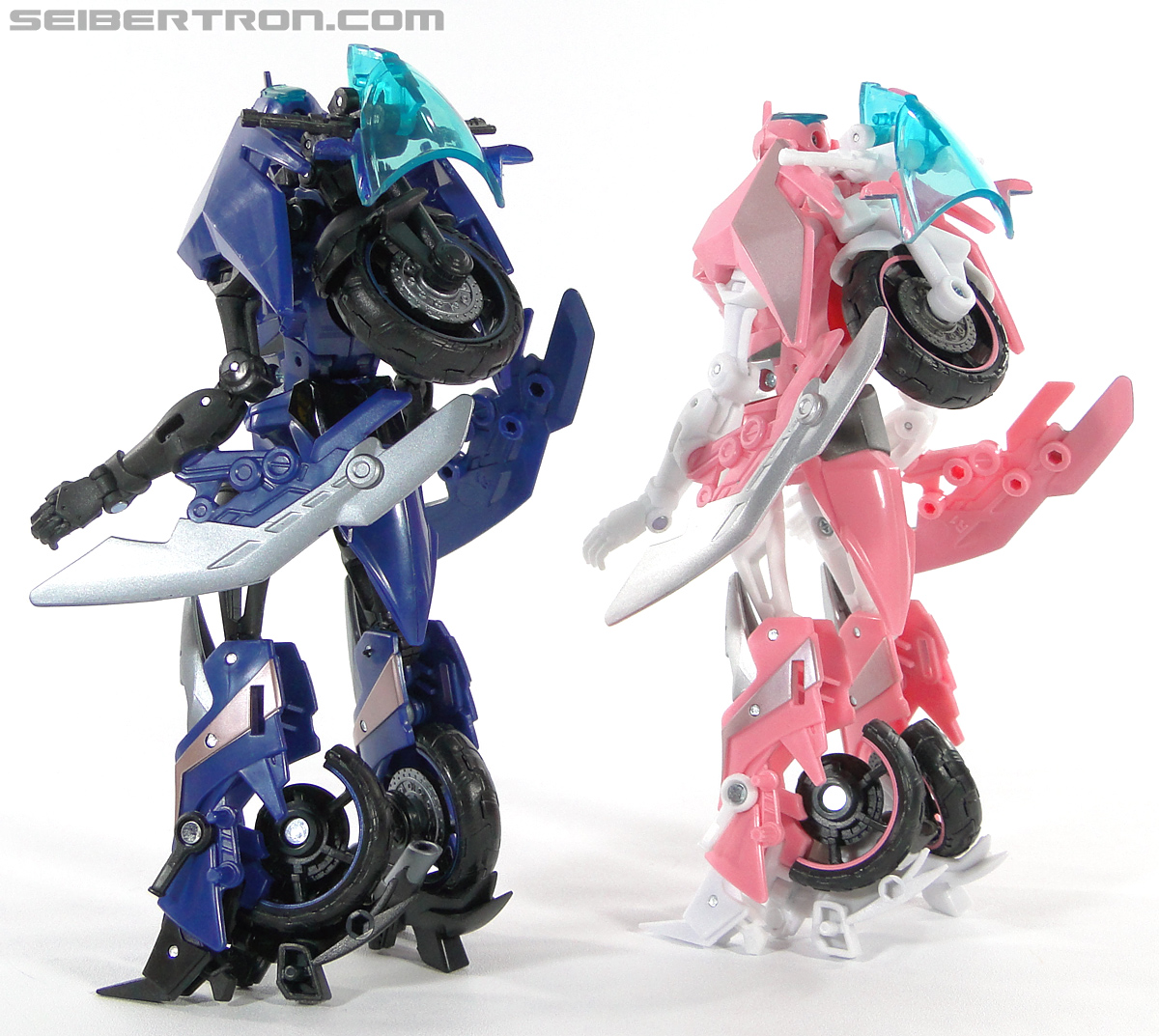 Transformers Prime: First Edition Arcee (NYCC) (Image #124 of 127)