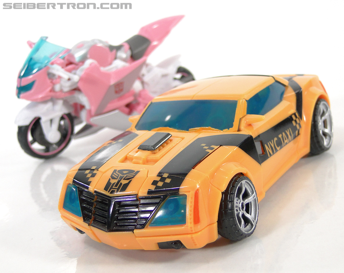 Transformers Prime: First Edition Bumblebee (NYCC) (Image #61 of 185)