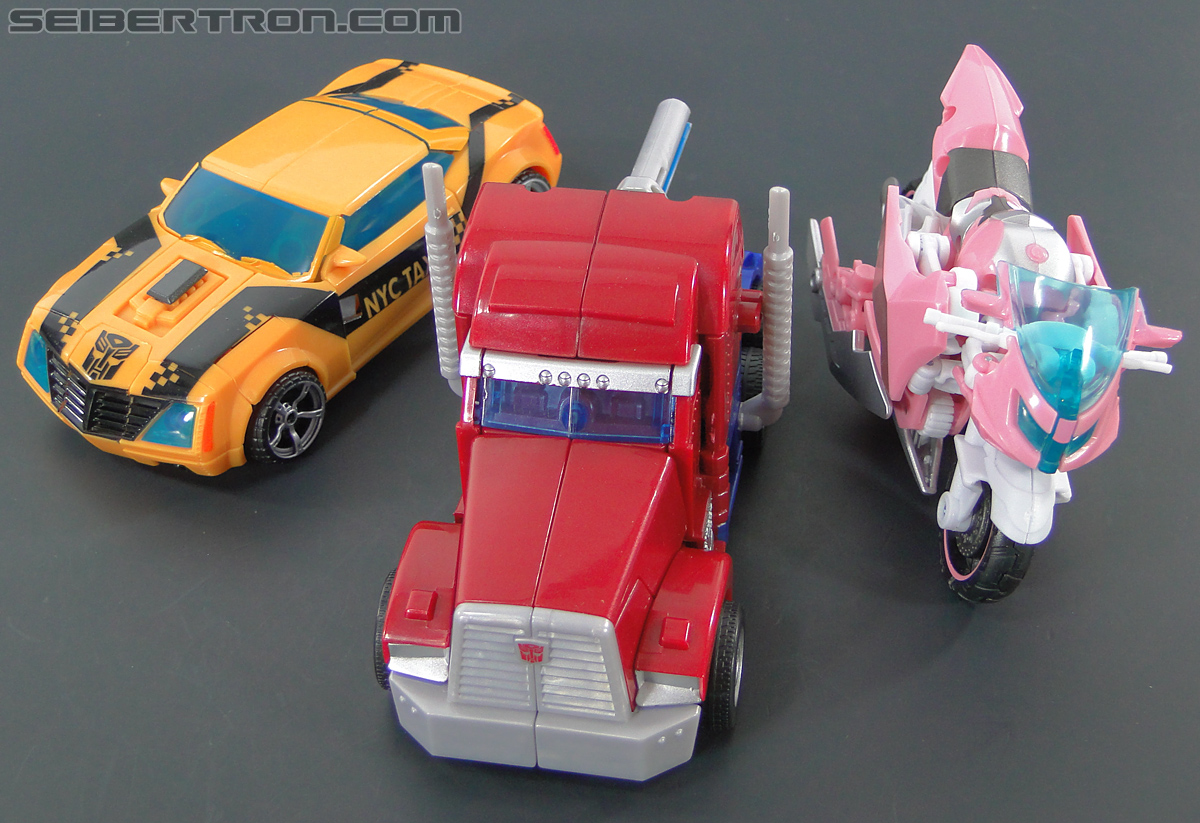 Transformers Prime: First Edition Bumblebee (NYCC) (Image #105 of 185)