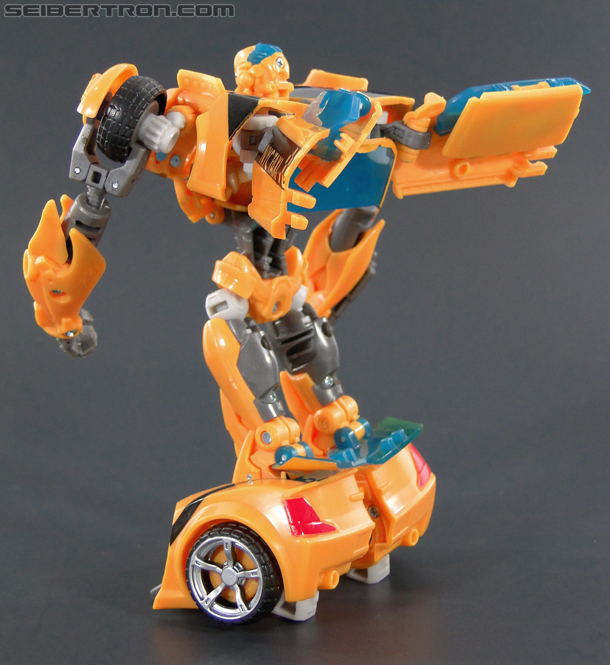 Transformers Prime: First Edition Bumblebee (NYCC) (Image #129 of 185)