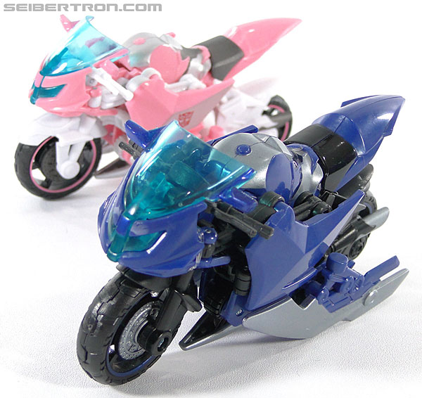 Transformers Prime: First Edition Arcee (Image #47 of 129)