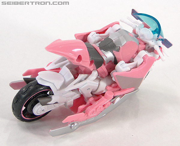 Transformers Prime: First Edition Arcee (NYCC) (Image #5 of 127)