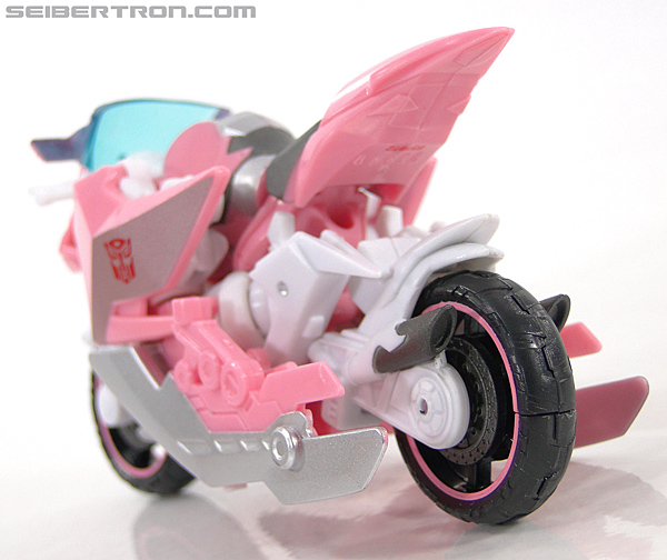 Transformers Prime: First Edition Arcee (NYCC) (Image #8 of 127)