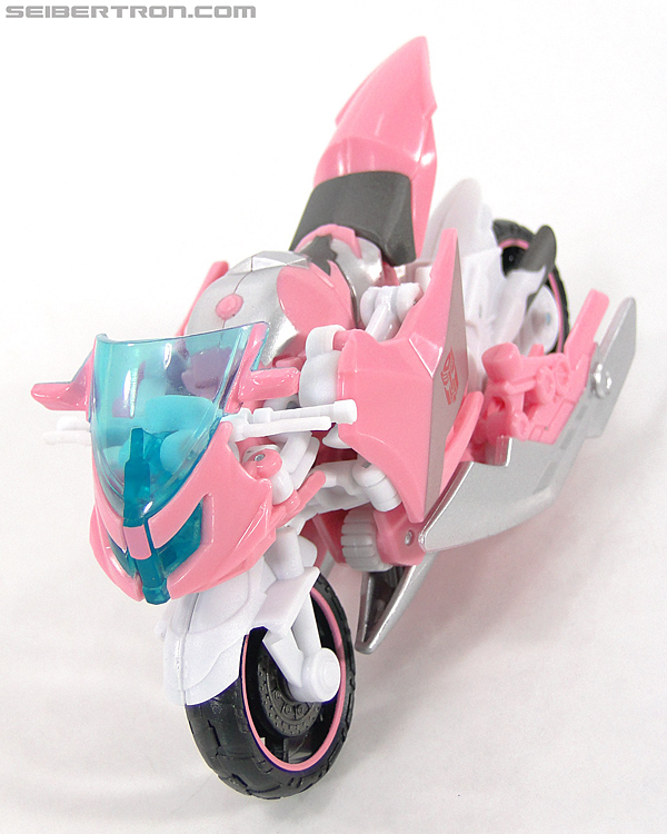 Transformers Prime: First Edition Arcee (NYCC) (Image #12 of 127)