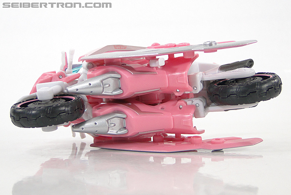 Transformers Prime: First Edition Arcee (NYCC) (Image #13 of 127)