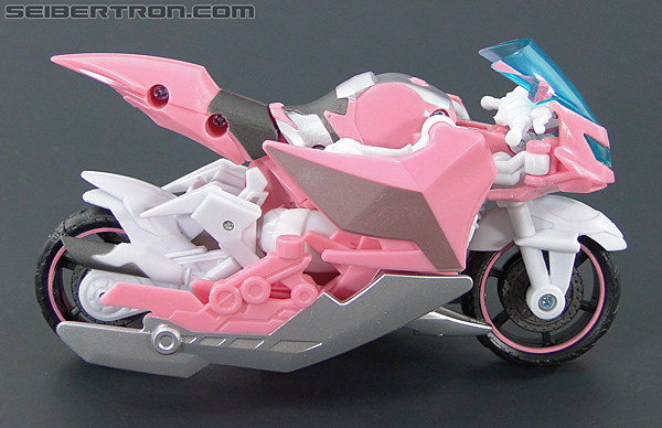 Transformers Prime: First Edition Arcee (NYCC) (Image #24 of 127)