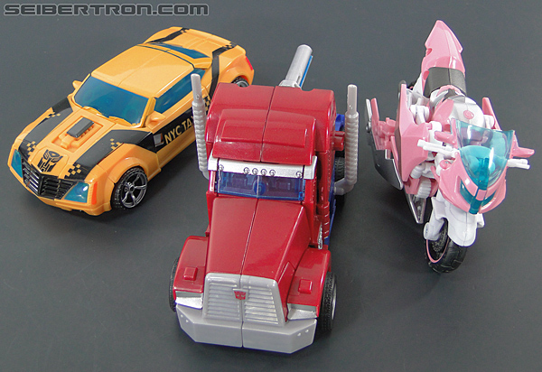 Transformers Prime: First Edition Arcee (NYCC) (Image #41 of 127)
