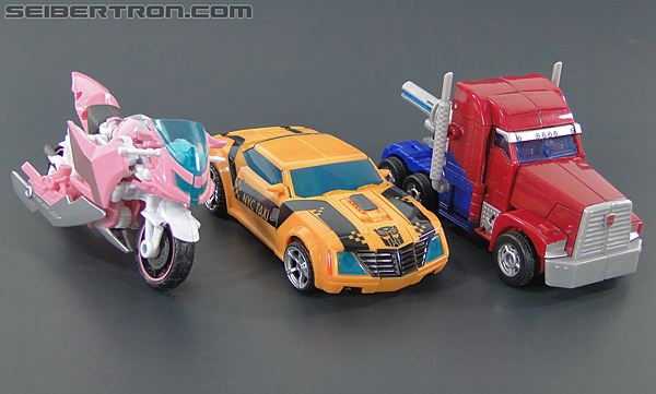 Transformers Prime: First Edition Arcee (NYCC) (Image #44 of 127)