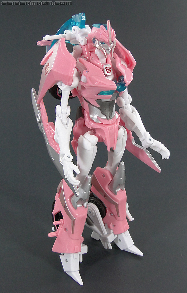 Transformers Prime: First Edition Arcee (NYCC) (Image #59 of 127)