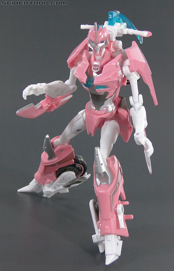 Transformers Prime: First Edition Arcee (NYCC) (Image #81 of 127)