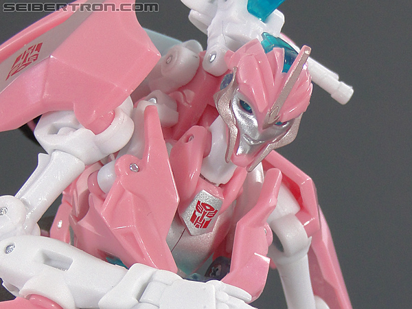 Transformers Prime: First Edition Arcee (NYCC) (Image #90 of 127)