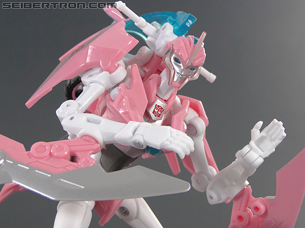 Transformers Prime: First Edition Arcee (NYCC) (Image #91 of 127)